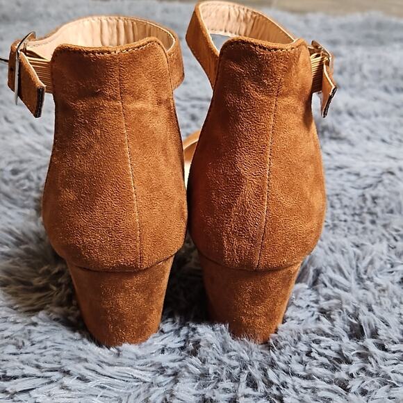 New Chase + Chloe Block Heel Pointed Toe Shoes Sz 7 Faux Brushed Suede - Picture 4 of 12